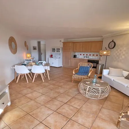 Daire Les Pins Bleus A8