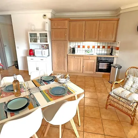 Les Pins Bleus A8 Apartment