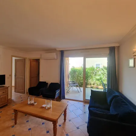 Les Pins Bleus A8 Daire *