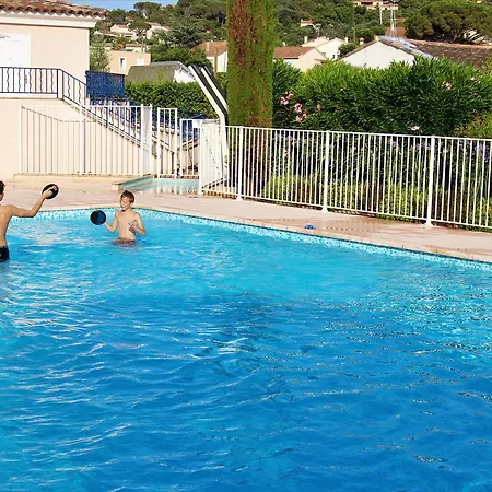 Les Pins Bleus A8 * 생트막시메