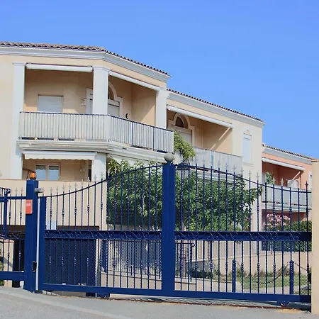 Апартаменты Les Pins Bleus A8