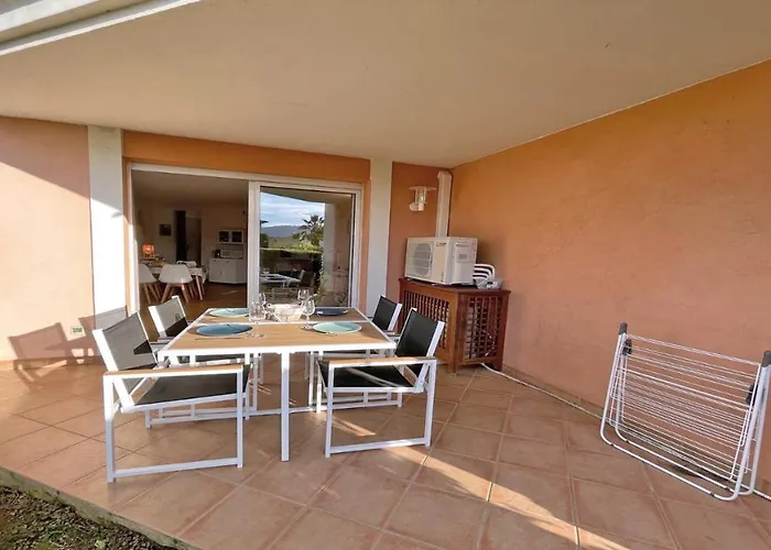 Les Pins Bleus A8 * سانت ماكسيم