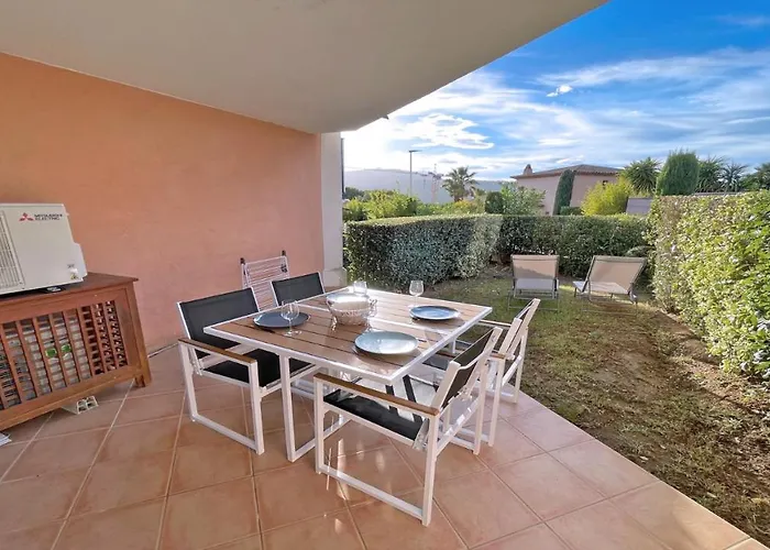 Les Pins Bleus A8 * سانت ماكسيم